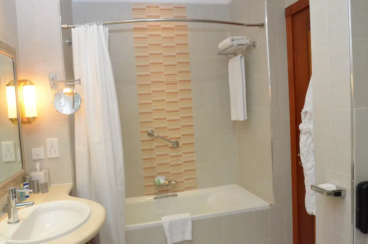 سرویس بهداشتی و حمام